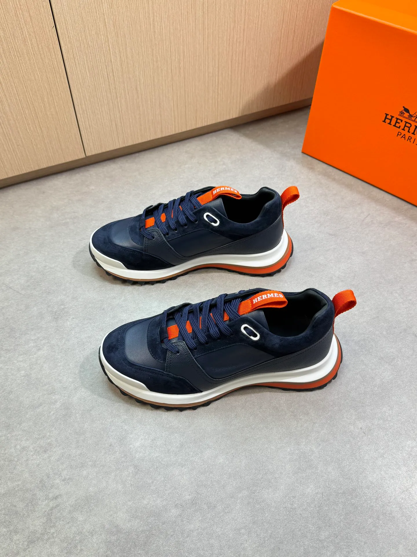 Men's shoes 💰740 [HERMES] Hermès - High-end quality original single casual sports shoes - Upper: 🔝 Nappa calfskin, palm-print cowhide, suede sheepskin leather, tongue. Heel. Brand logo webbing - Lining: brand canvas, foot pad; water-dyed cowhide - Outsole: ultra-light T men's shoes 💰U foam rubber; two-color molded outsole -Ultra-high quality control·Fine workmanship: highlighted (high-end·nobility·grade) -Size: 39-44 (38, 45, can be customized)·0118